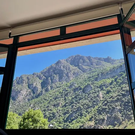 Roca De Guia Somiedo * Pola de Somiedo