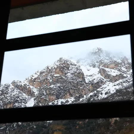 Roca De Guia Somiedo Nyaraló